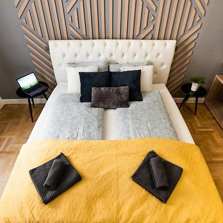 Deluxe Quentin Home Next To The Fashion Street Budapeste Exterior foto